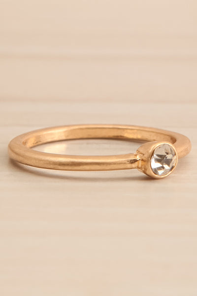 Juryha Gold Set of 7 Minimalist Rings | La petite garçonne zircon close-up