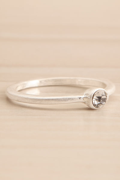 Juryha Silver Set of 7 Minimalist Rings | La petite garçonne mini zircon close-up