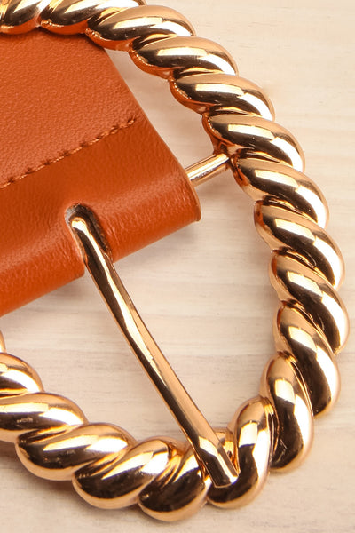 Jutrel Cognac - Gold Faux-Leather Belt | La petite garçonne flat close-up