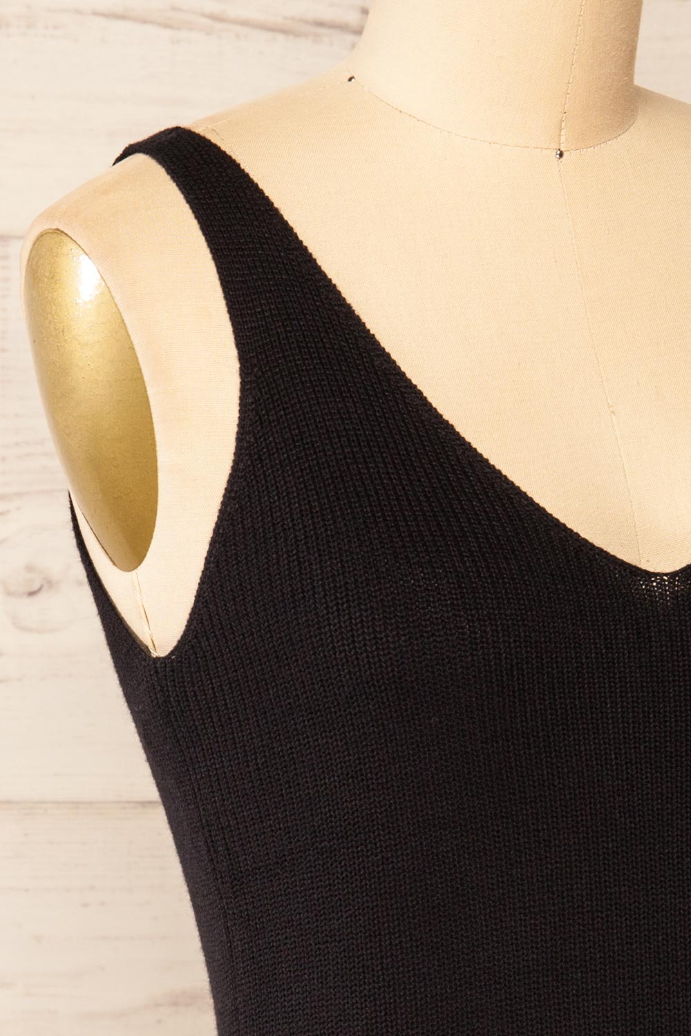 Juva Black V-Neck Knit Tank Top | La petite garçonne side close-up