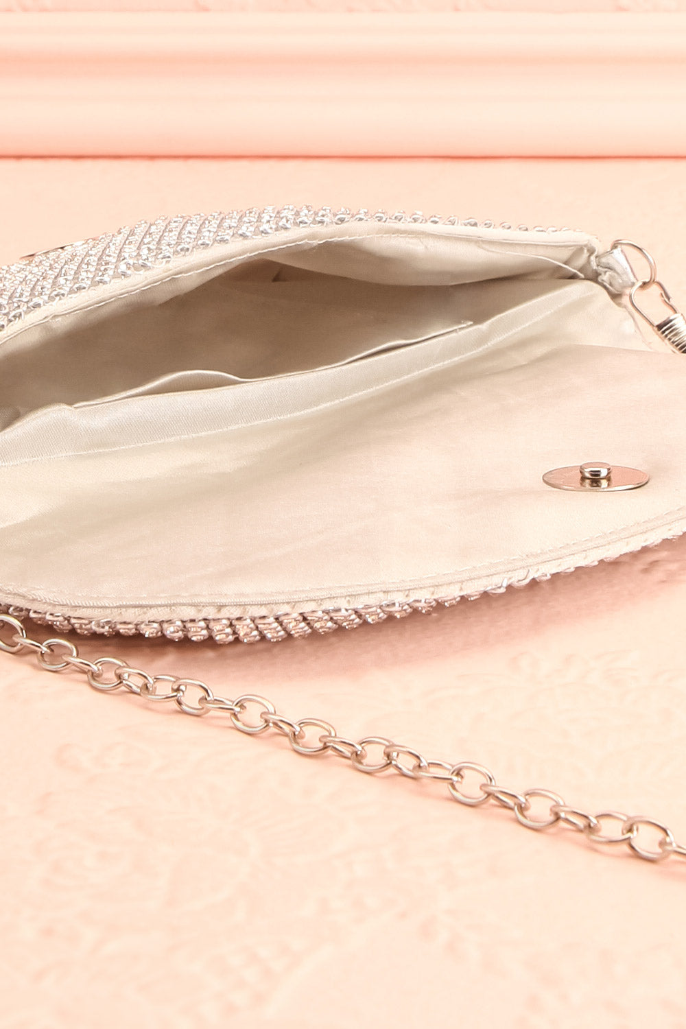 Kahaluu Silver Crystal Clutch | Sac à Main | Boutique 1861 inside close-up