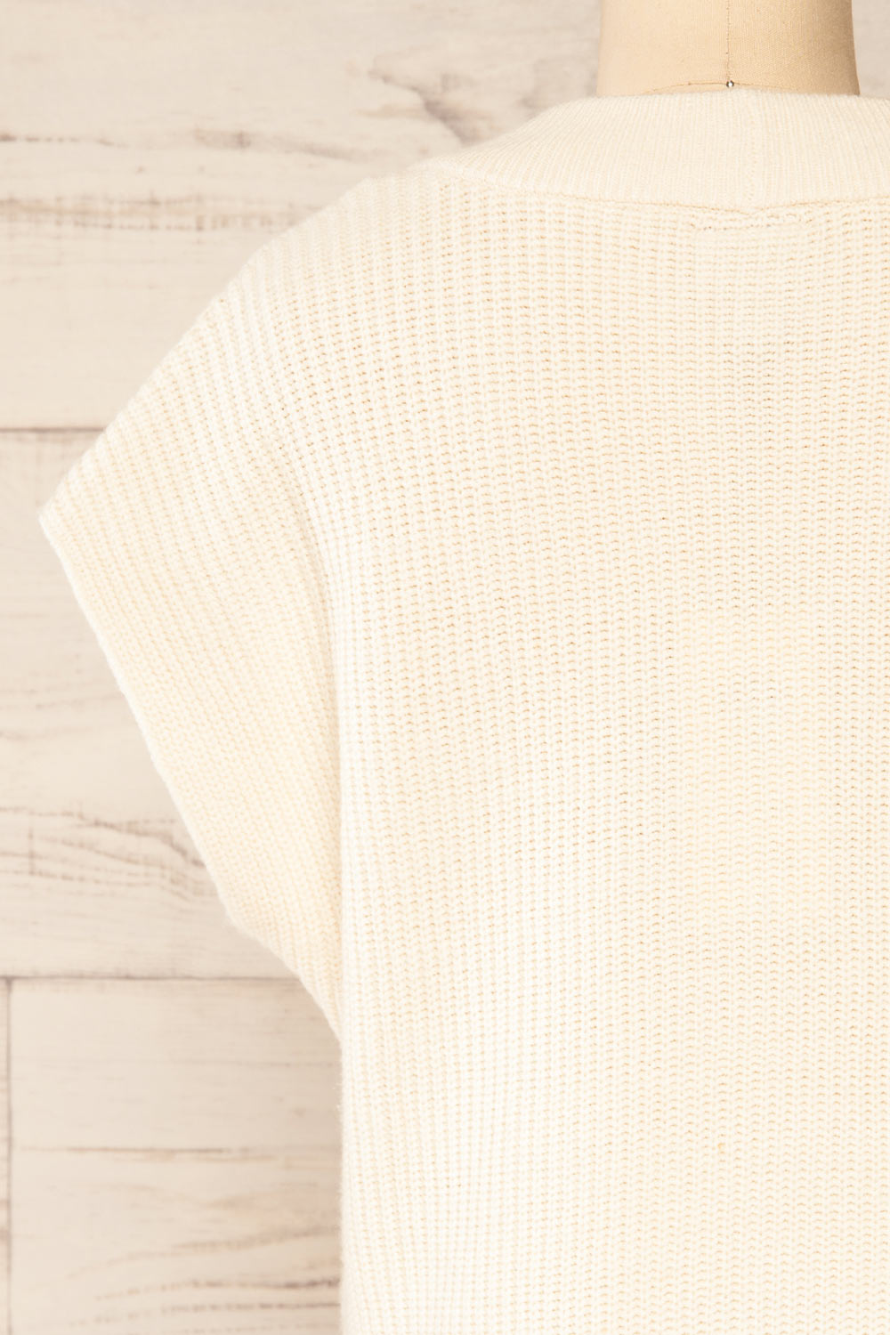 Kalamk Cream Sleeveless Knit Vest w/ V-Neck | La petite garçonne back close-up