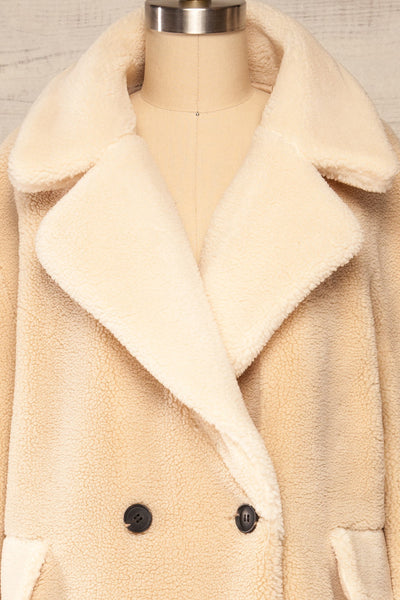 Kamnik Buttoned Fleece Coat | La petite garçonne frotn close up