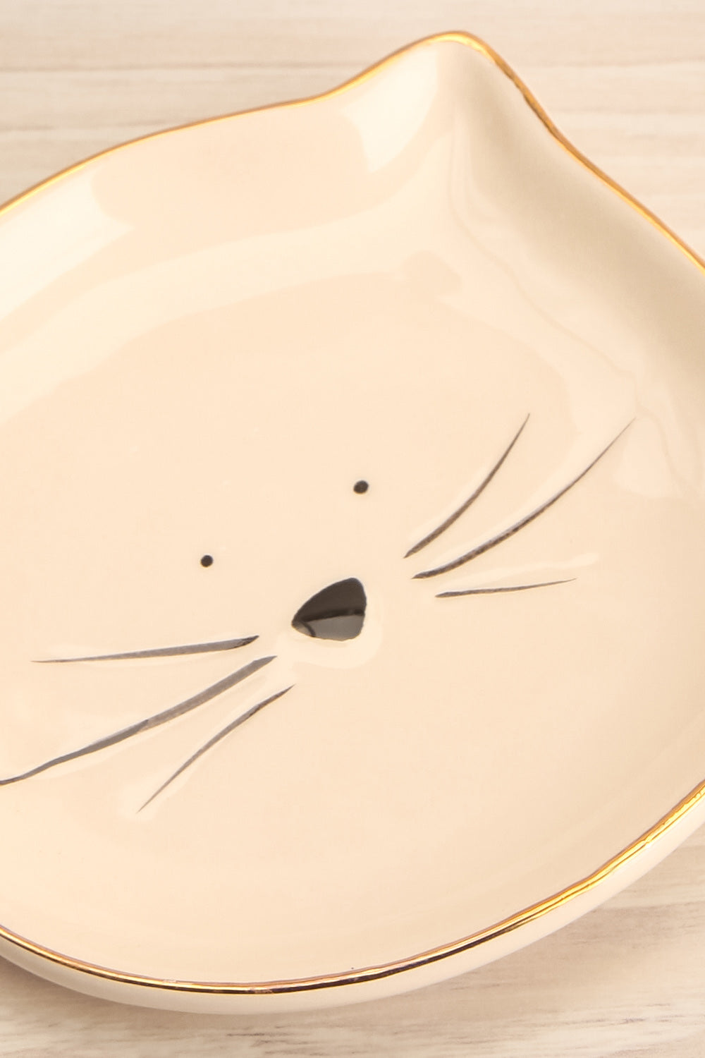 Kapaa Cream & Black Ceramic Cat Dish | La Petite Garçonne Chpt. 2 2