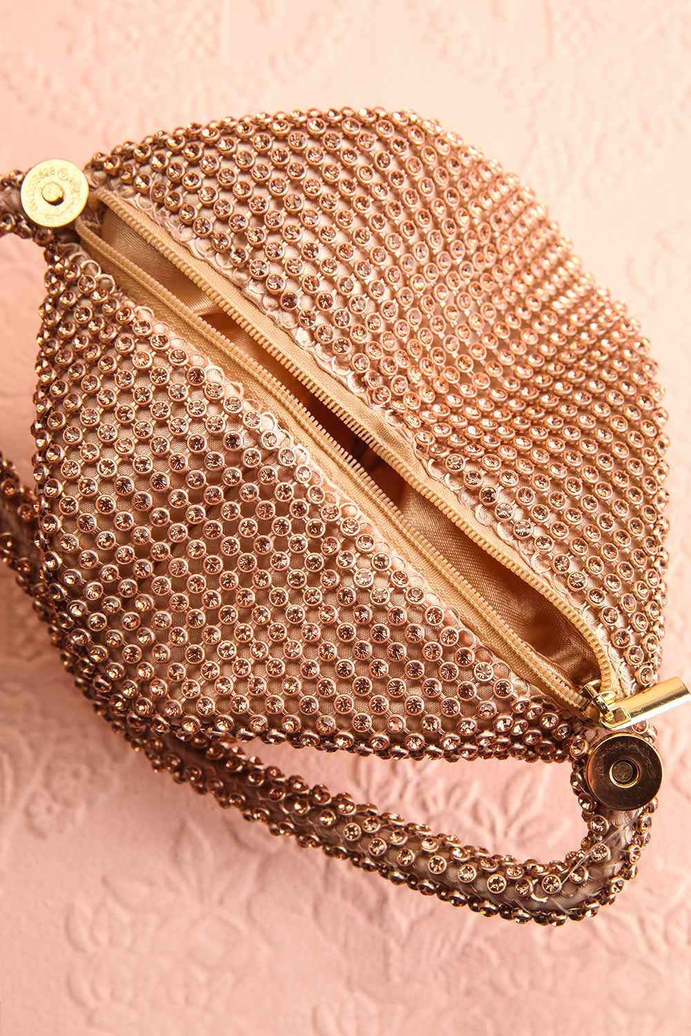 Kapolei Champagne Crystal Wristlet | Sac à Main | Boutique 1861 inside view