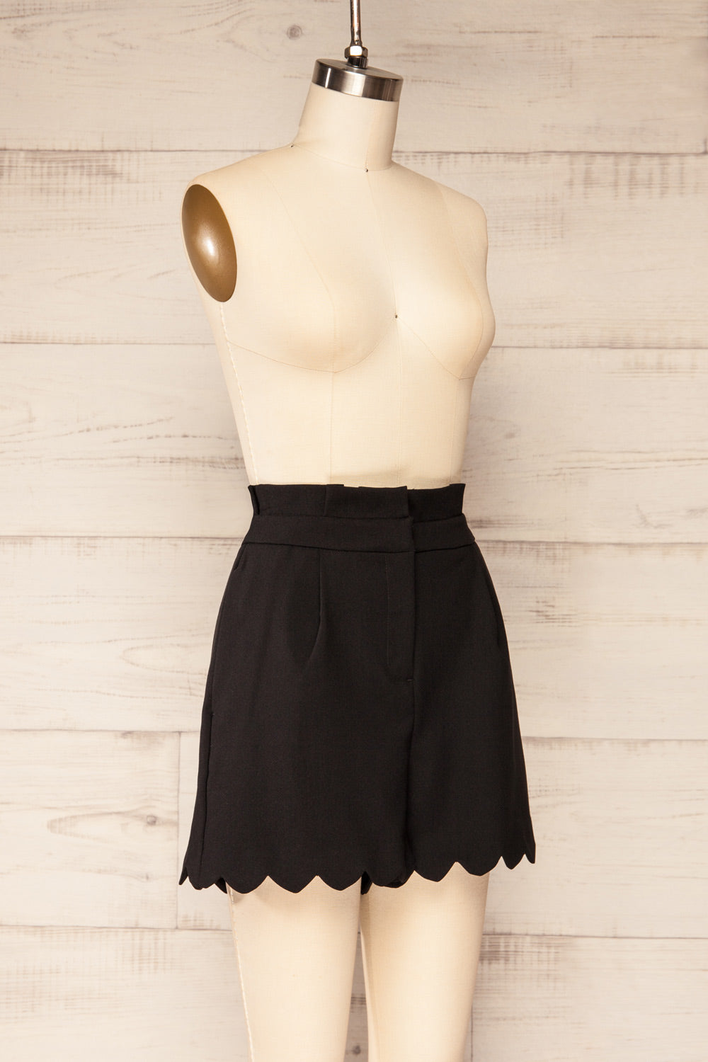 Karaba Black High-Waisted Shorts w/ Scalloped Hem | La petite garçonneside view