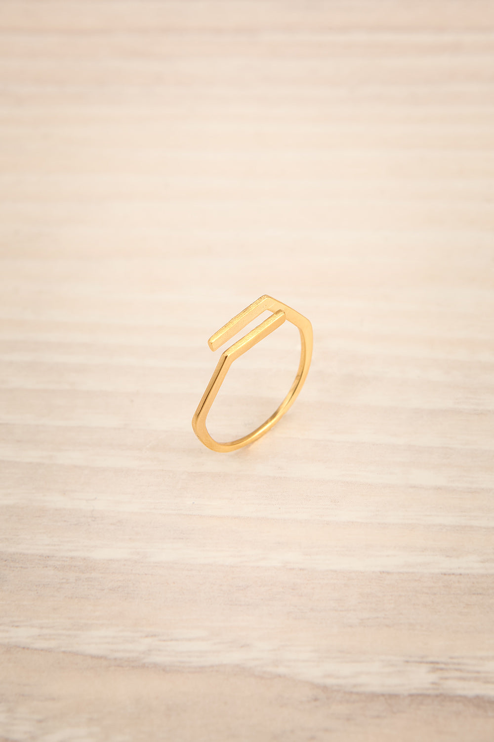 Kardla Or Fine Geometric Golden Ring | La Petite Garçonne
