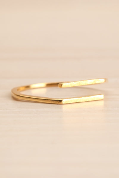 Kardla Or Fine Geometric Golden Ring flat close-up | La Petite Garçonne