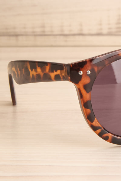 Karilia Tortoise Shell Wayfarer Sunglasses side close-up | La Petite Garçonne