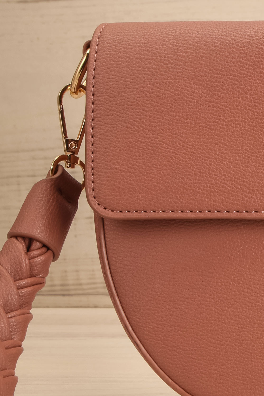 Kenneth Pink Half-Moon Crossbody Handbag | La petite garçonne front close-up