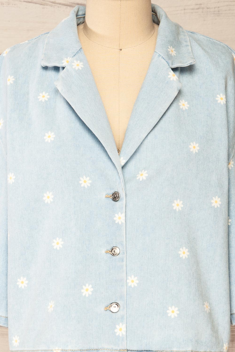 Kenzi Short Sleeve Daisy Denim Jacket | La petite garçonne front close-up