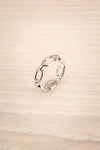 Kietrz Argent Fine Chain Links Textured Ring | La Petite Garçonne
