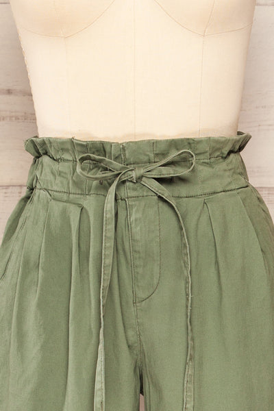 Kiruna Green Paperbag Straight Leg Pants | La petite garçonne  front close up