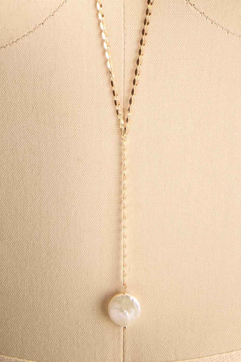 Knopia Golden Chain & Pearl Pendant Necklace | La Petite Garçonne 3