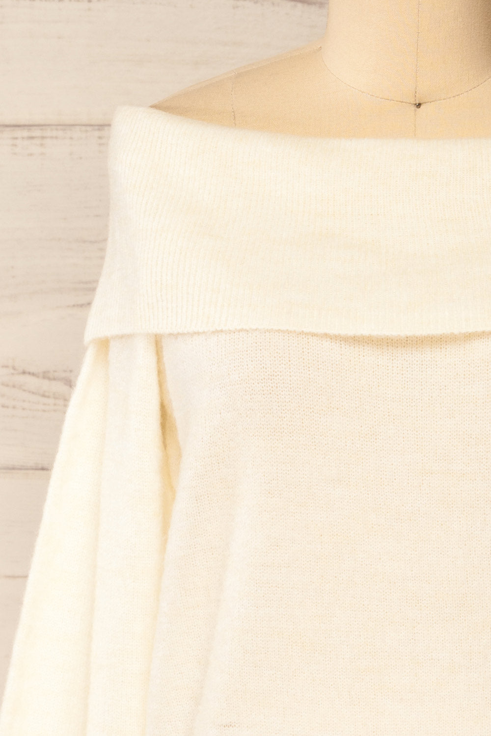 Konin Ivory Boat Neck Off-Shoulder Top | La petite garçonne front close-up