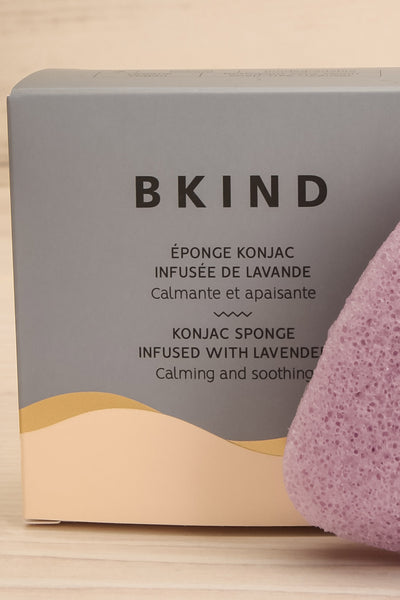 Konjac Sponge Lavender | Maison garçonne close-up