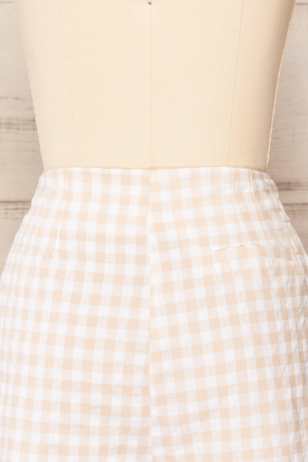 Kranidhion Plaid Shorts w/ Pockets | La petite garçonne back close up