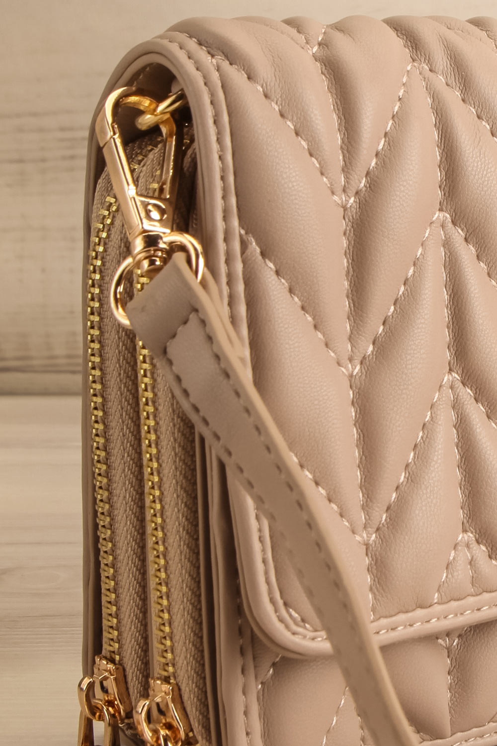 Krypt Beige Quilted Crossbody Bag | La petite garçonne side close-up