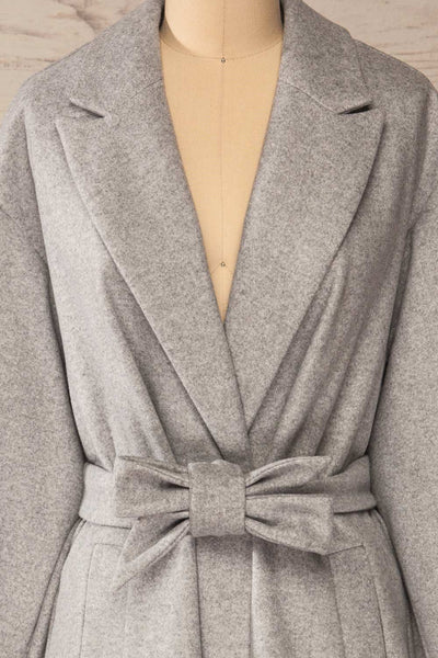 Krzyz Grey Open Felt Coat with Belt | La petite garçonne front close-up