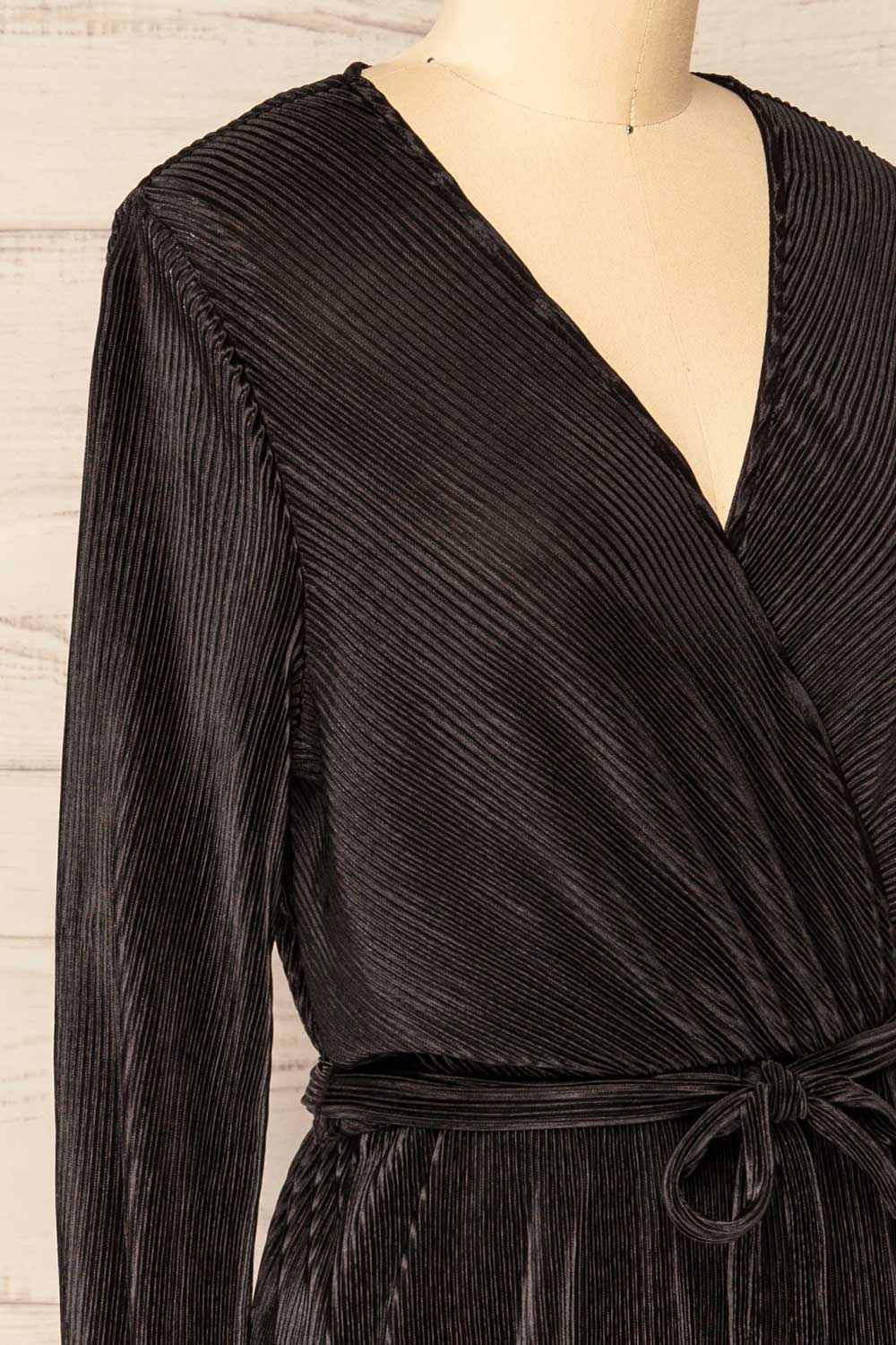 Lampito Short Wrap Neck Dress w/ Long Sleeves | La petite garçonne side close-up