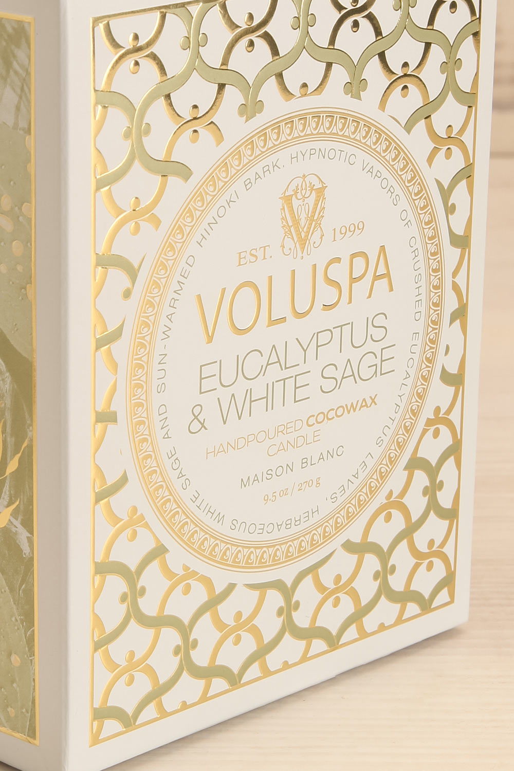 Eucalyptus & White Sage Large Classic Candle | Maison garçonne box close-up