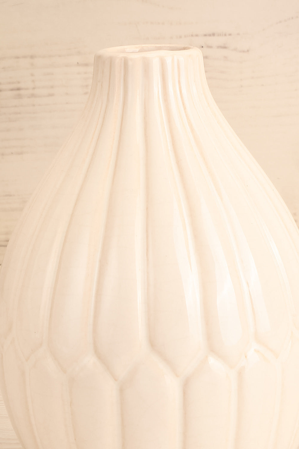 Lauca Beige Textured Ceramic Vase | Maison garçonne small close-up