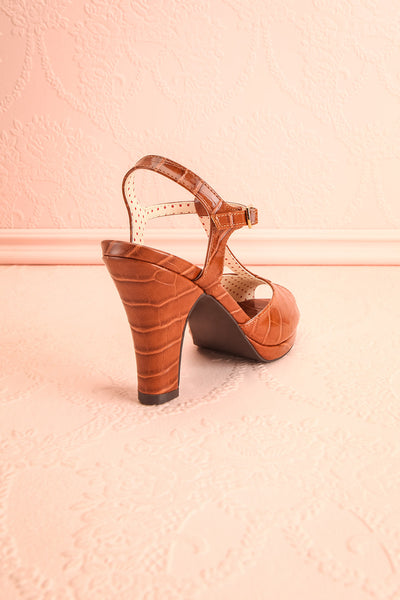 Laurentine Brown Retro Heels | Talons Rétro | Boutique 1861 back view