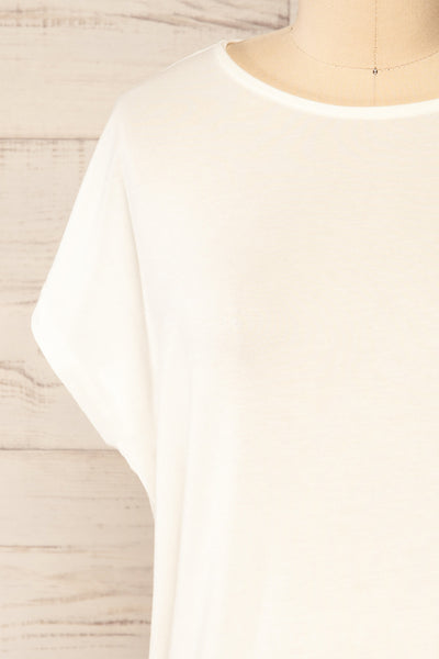 Leeds White Short Sleeves Top With Drawstring | La petite garçonne front close-up