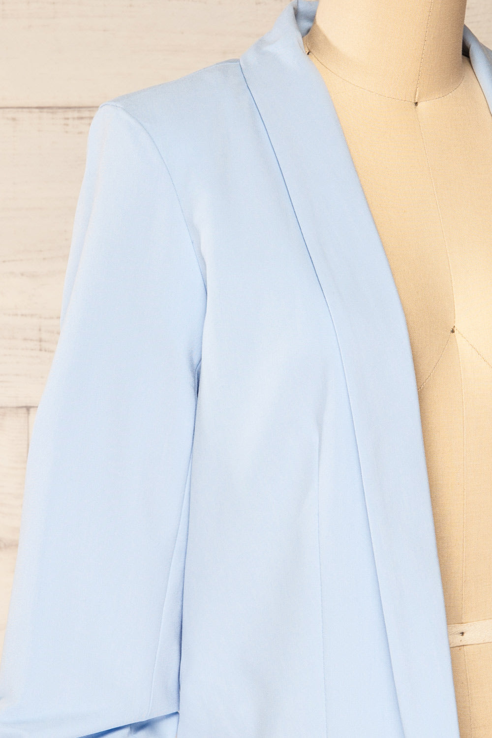 Linares Blue Long Classic Blazer | La petite garçonne side close-up