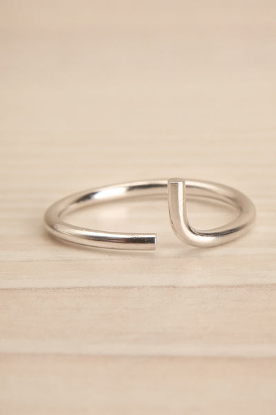 Lineo Minimalist Silver Ring | La Petite Garçonne Chpt. 2 3