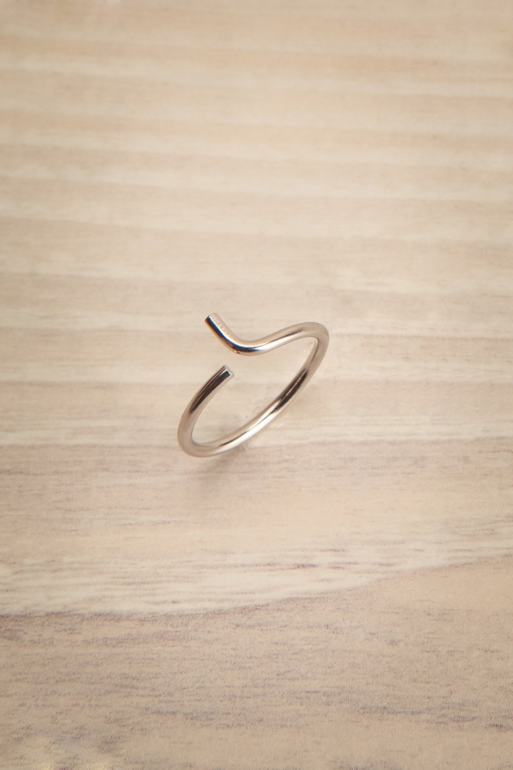Lineo Minimalist Silver Ring | La Petite Garçonne Chpt. 2 1