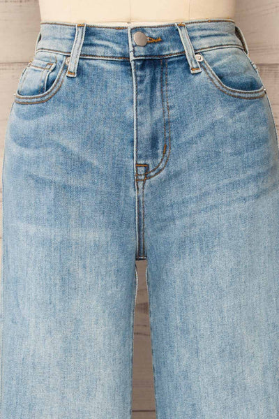 Lisaeter High-Waisted Straight Leg Jeans | La petite garçonne front close-up