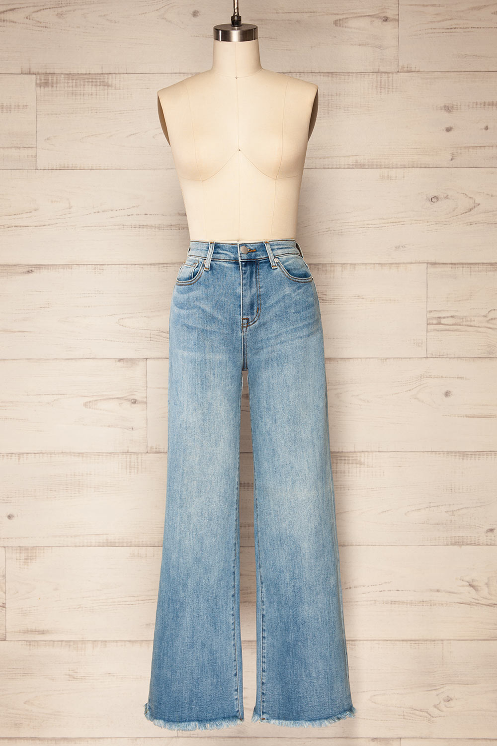 Lisaeter High-Waisted Straight Leg Jeans | La petite garçonne front view