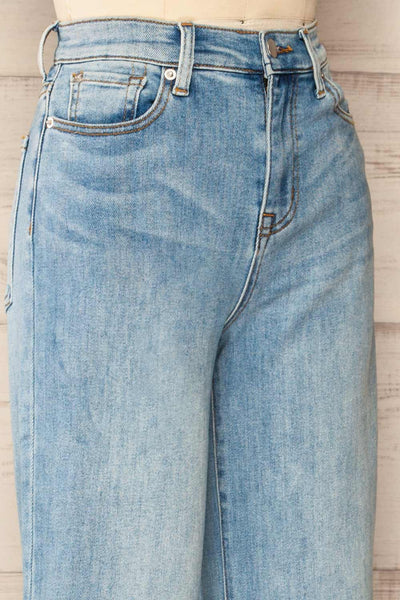 Lisaeter High-Waisted Straight Leg Jeans | La petite garçonne side close-up