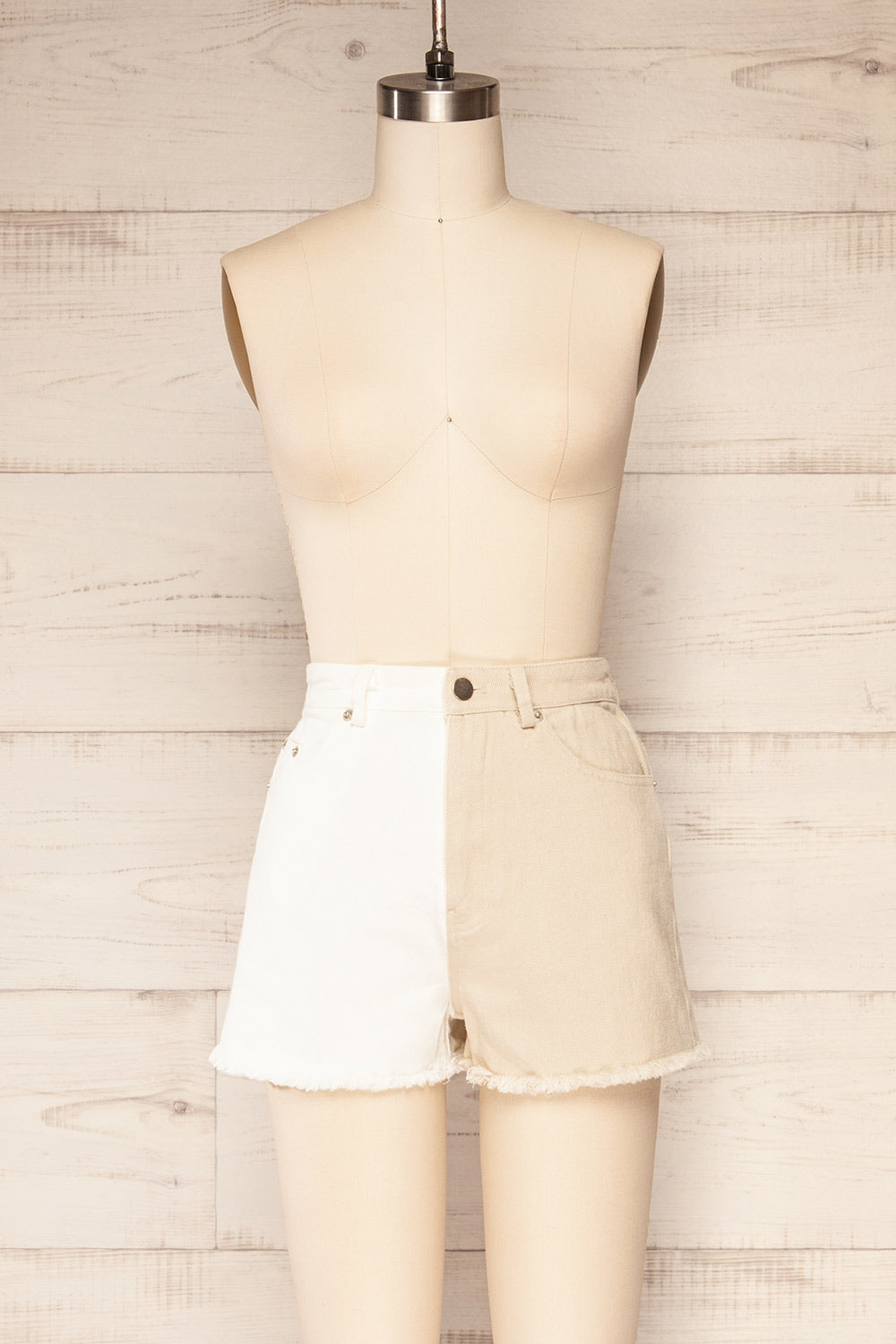 Lizzolo Taupe Two-Tone Denim Shorts | La petite garçonne front view