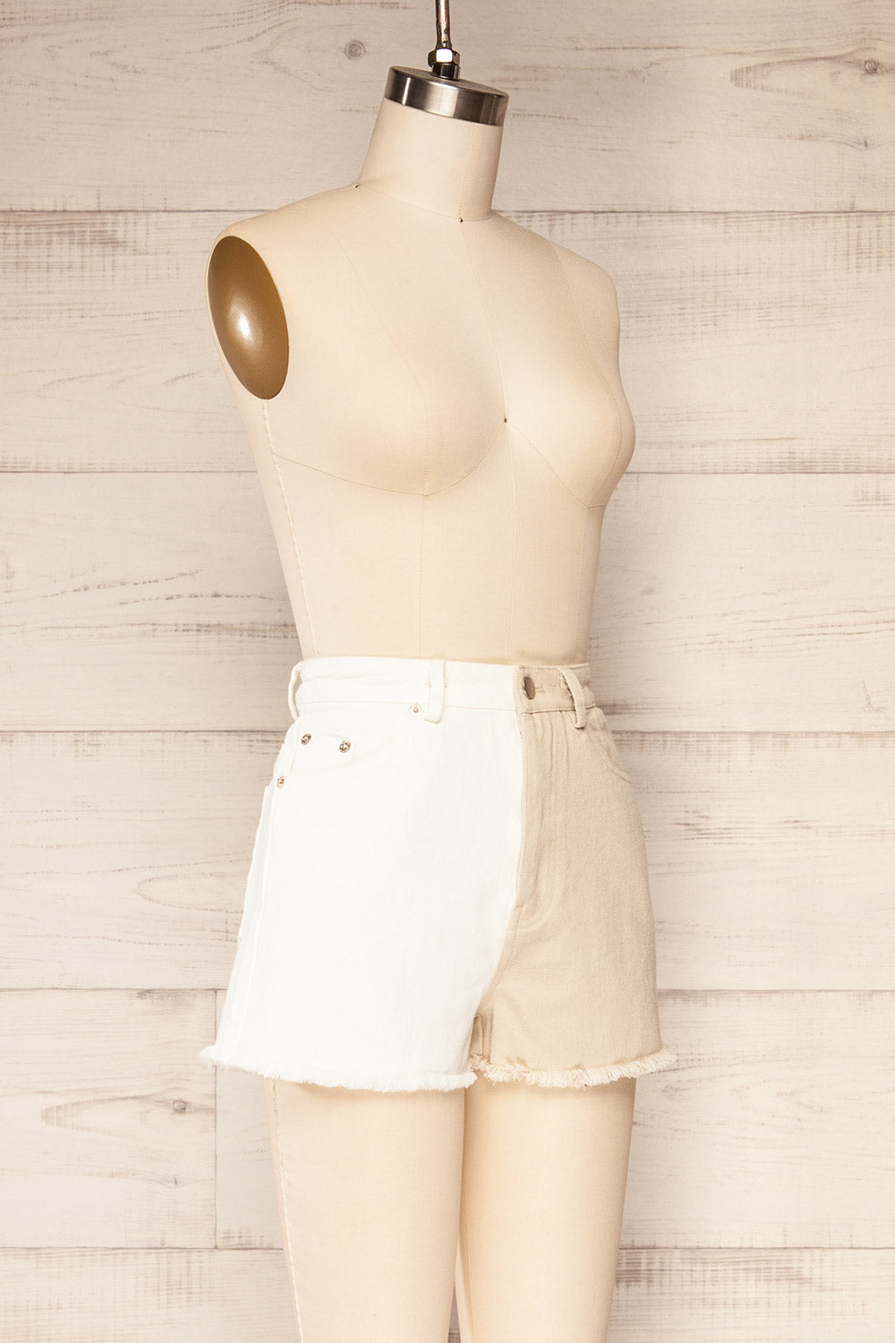 Lizzolo Taupe Two-Tone Denim Shorts | La petite garçonne side view