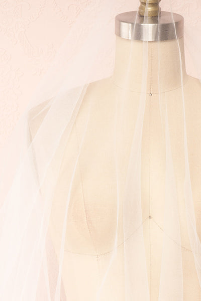 Lowise Simple Bridal Veil w/ Satin Trim | Boudoir 1861 front close up