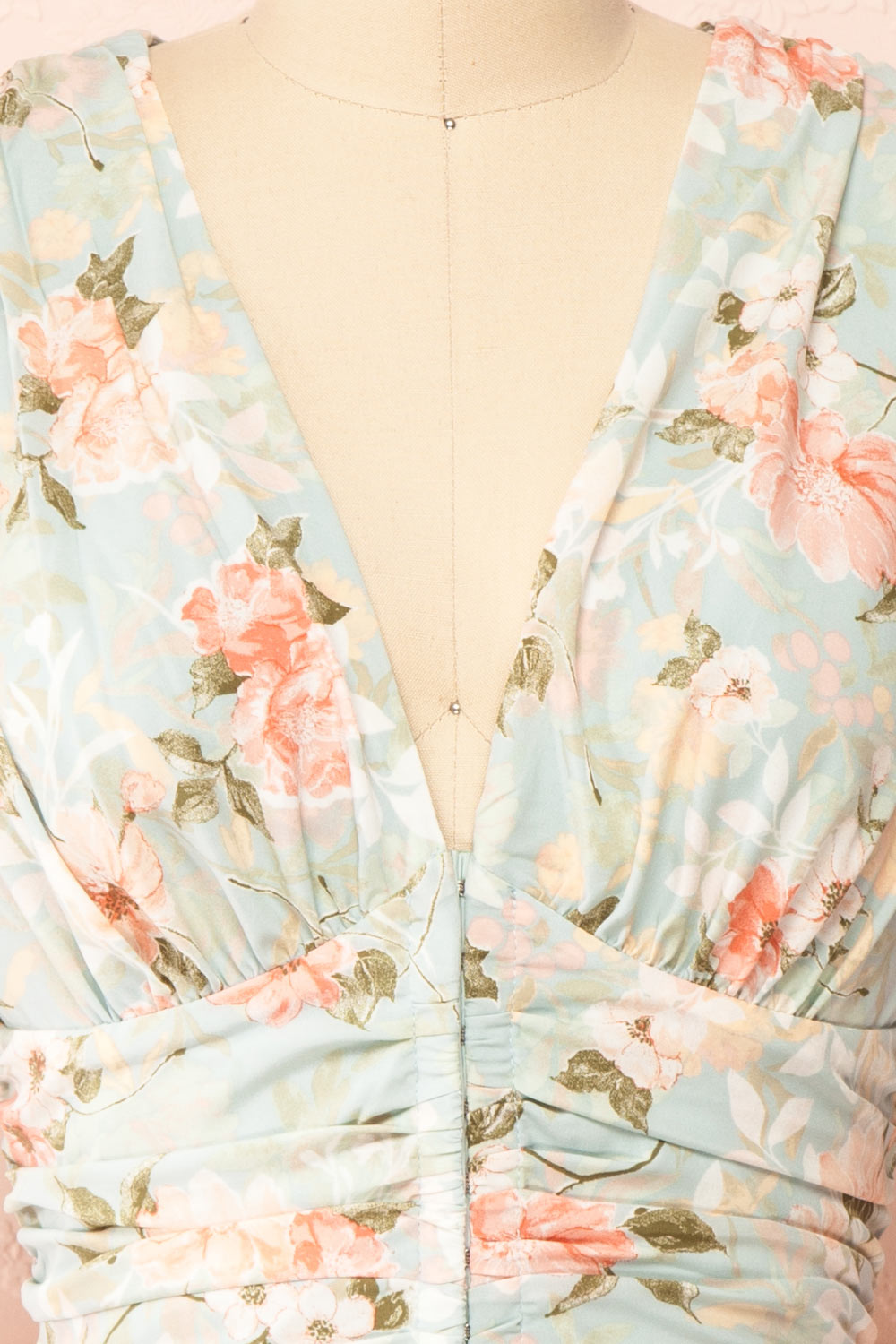 Mandukhai Cropped Floral Top w/ Puffy Sleeves | Boutique 1861  details