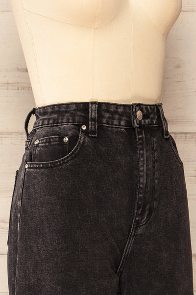 Marausa High-Waisted Wide-Leg Jeans | La petite garçonne side close-up