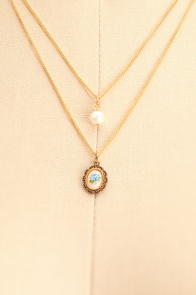 Maria Callas Golden Frame & Pearl Pendant Necklace | Boutique 1861 4