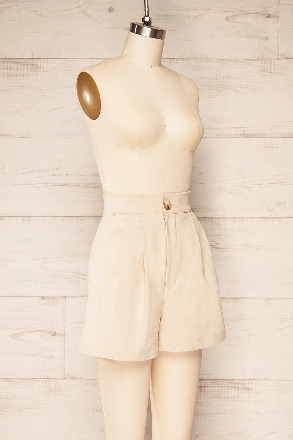 Marsala Cream High-Waisted Pleated Shorts | La petite garçonne side view