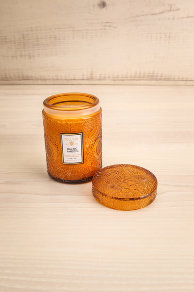 Medium Jar Candle Baltic Amber | Voluspa | La petite garçonne open