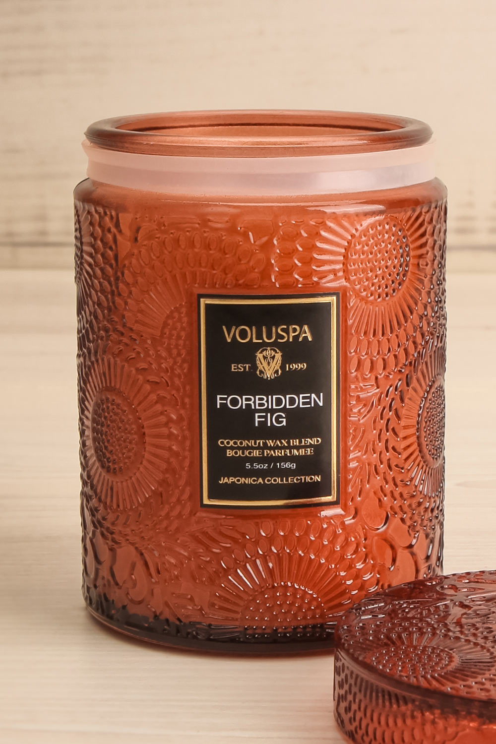 Medium Glass Candle Forbidden Fig by Voluspa | La petite garçonne open close-up