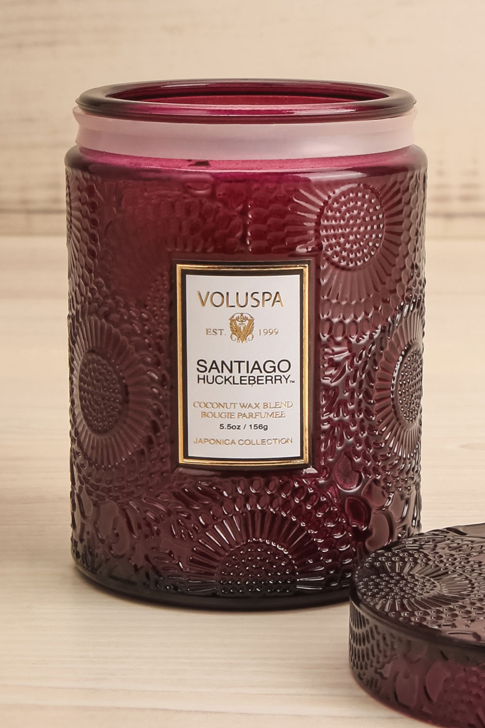 Medium Glass Candle Santiago Huckleberry | La petite garçonne open close-up