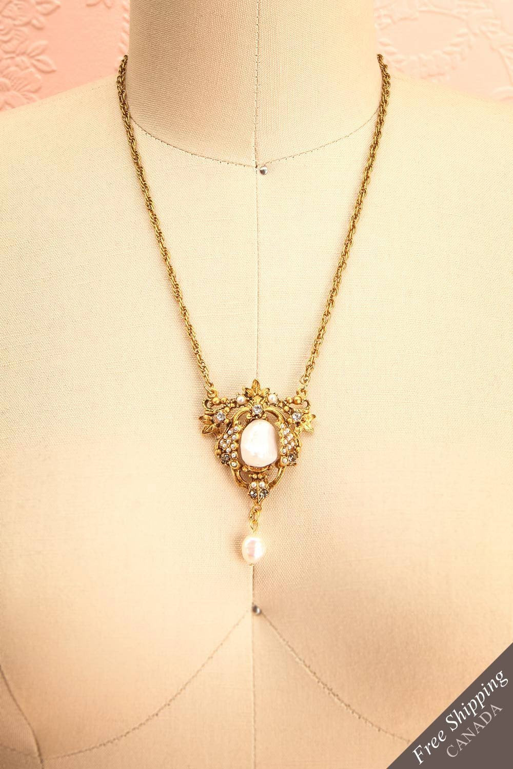 Mehonia - Antique gold pendant necklace 1