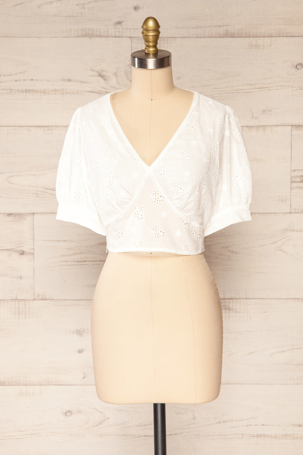 Melun White English Embroidered Crop Top | La petite garçonne front view