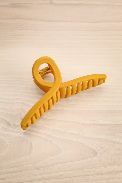 Merytaz Mustard Hair Claw Clip | La petite garçonne