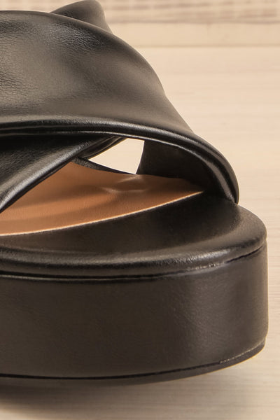 Miami Black Platform Heeled Sandals | La petite garçonne front close-up