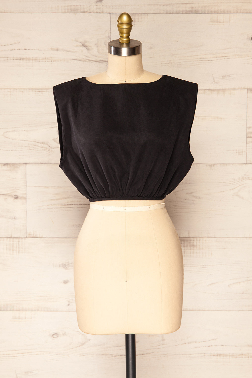 Milanowek | Shoulder Pad Open Back Cropped Top front view 