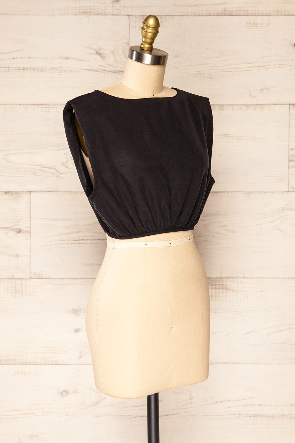 Milanowek | Shoulder Pad Open Back Cropped Top side view